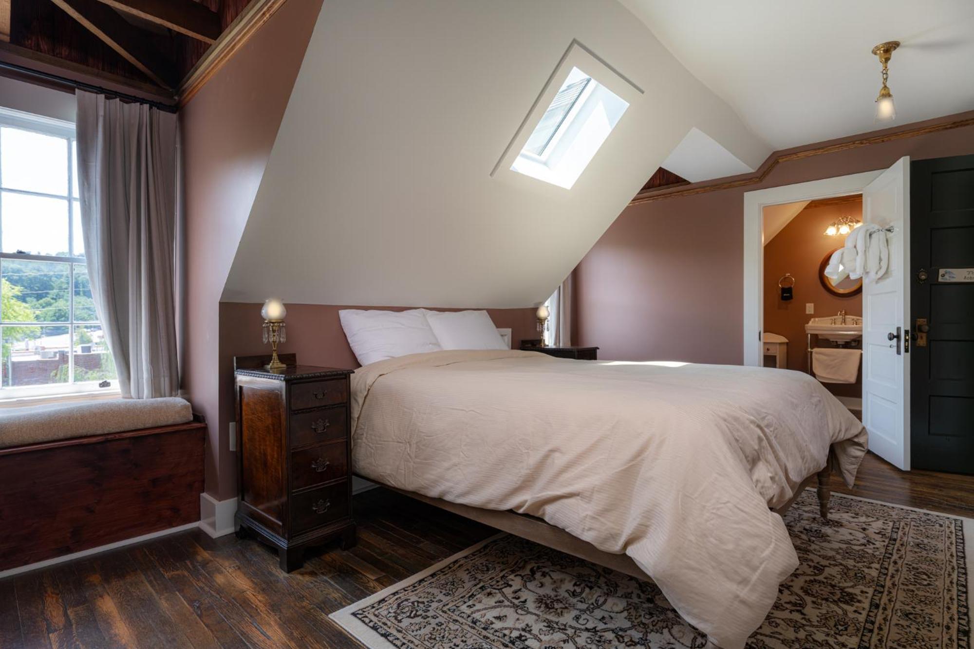 The Nuwray Hotel & Carriage House Burnsville Buitenkant foto