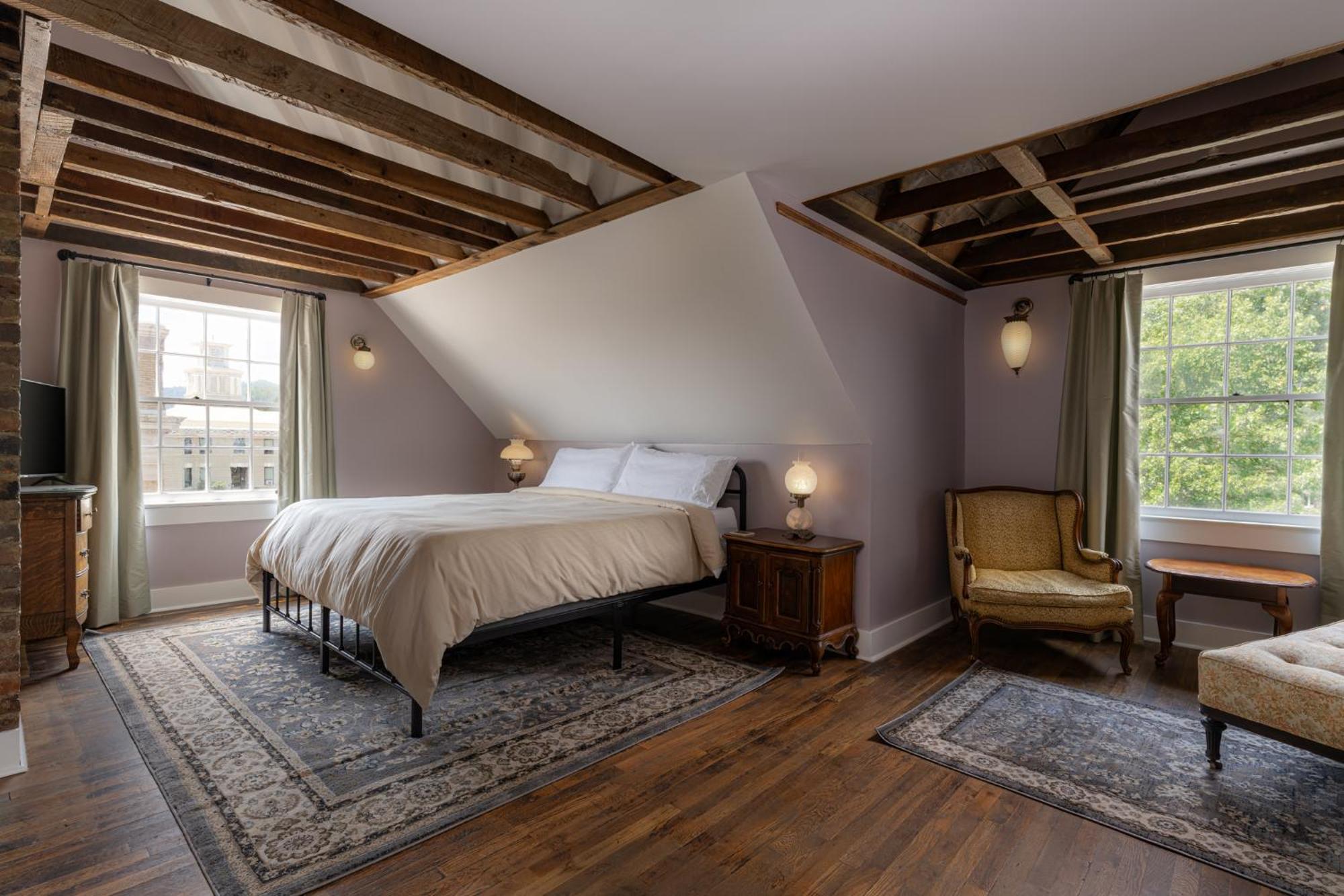 The Nuwray Hotel & Carriage House Burnsville Buitenkant foto