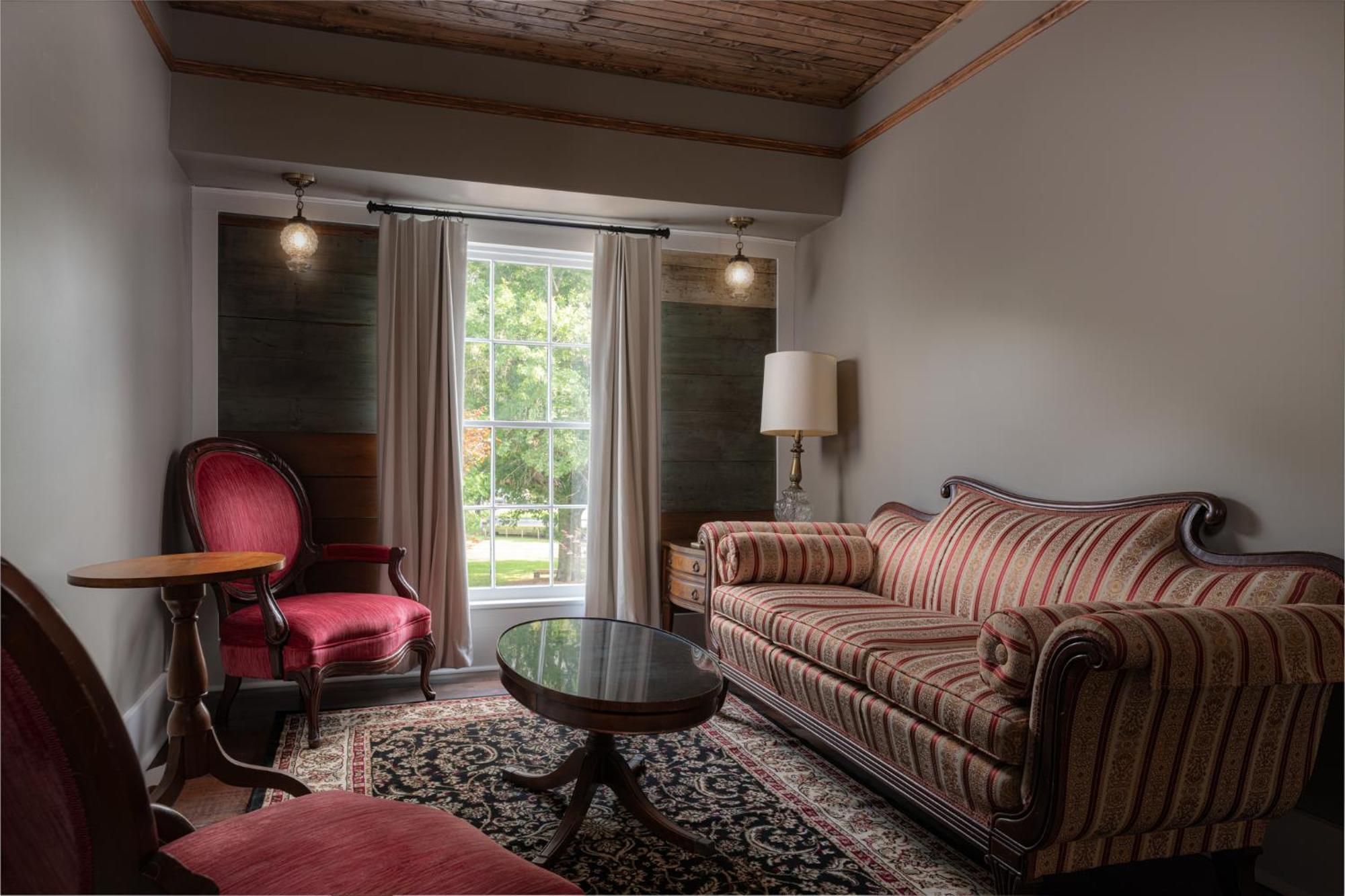 The Nuwray Hotel & Carriage House Burnsville Buitenkant foto