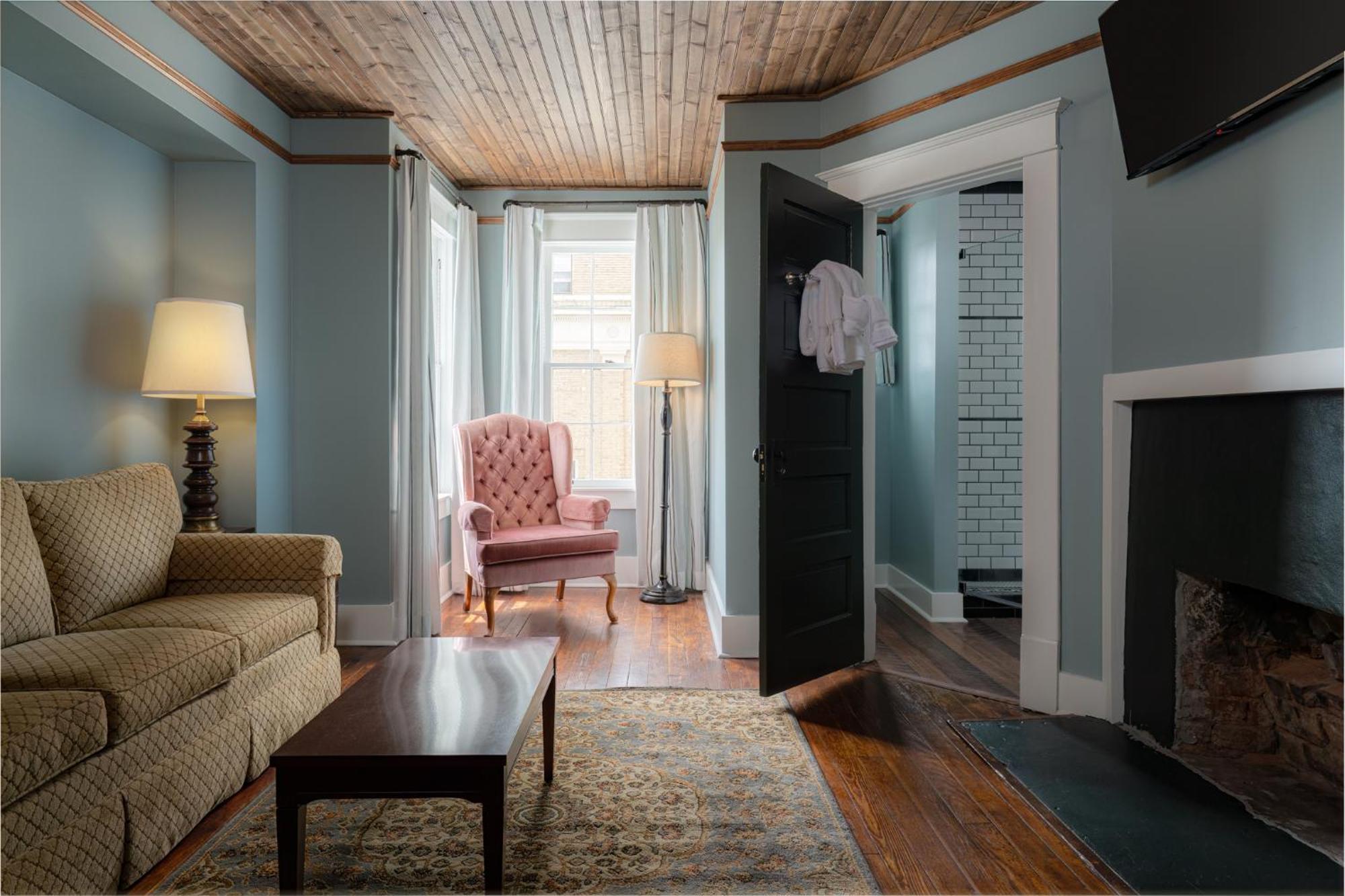 The Nuwray Hotel & Carriage House Burnsville Buitenkant foto