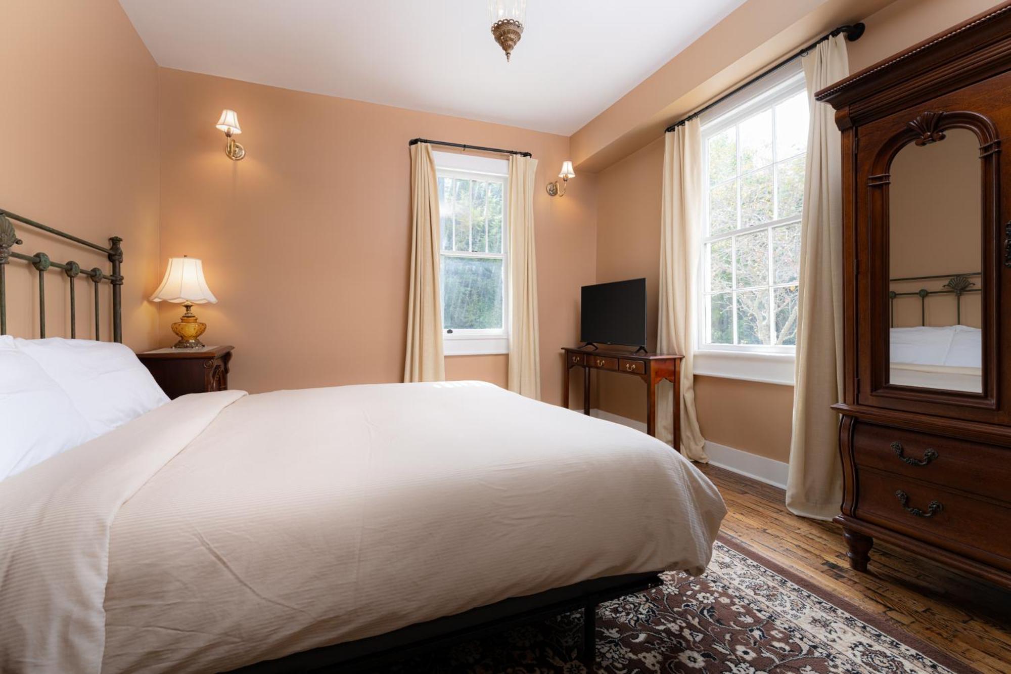 The Nuwray Hotel & Carriage House Burnsville Buitenkant foto