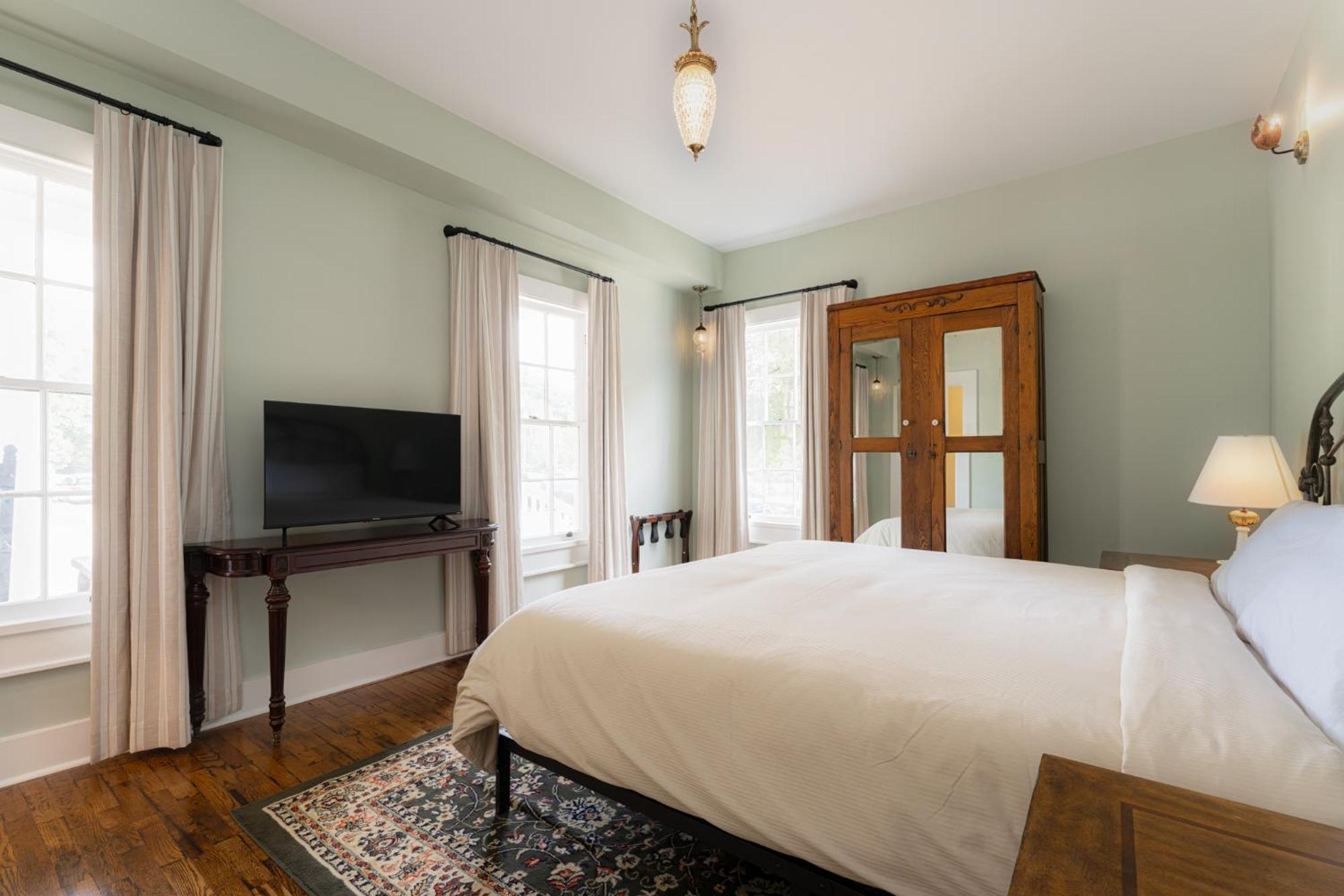 The Nuwray Hotel & Carriage House Burnsville Buitenkant foto