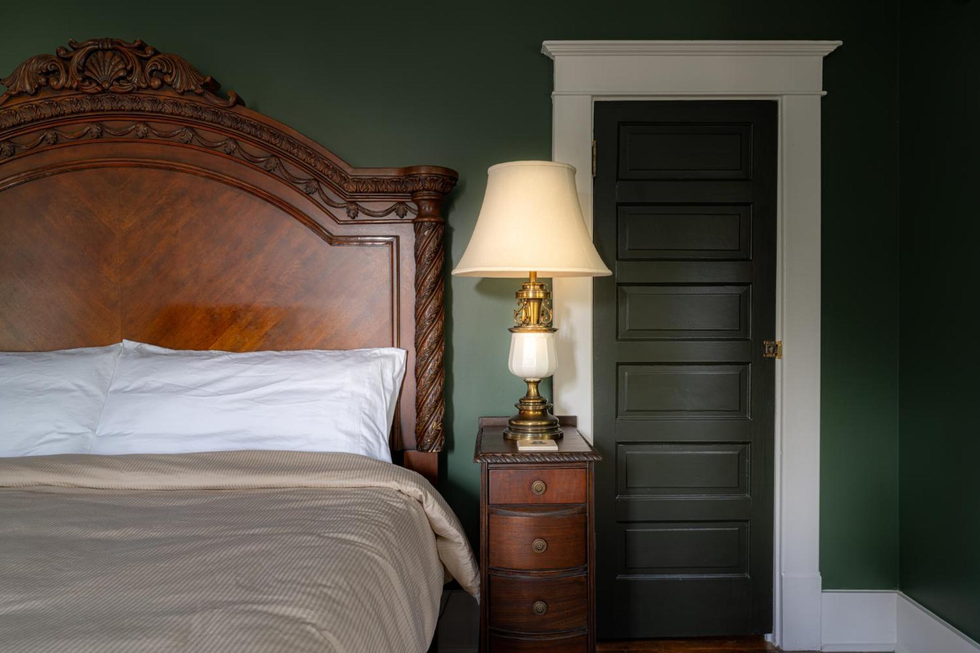 The Nuwray Hotel & Carriage House Burnsville Buitenkant foto