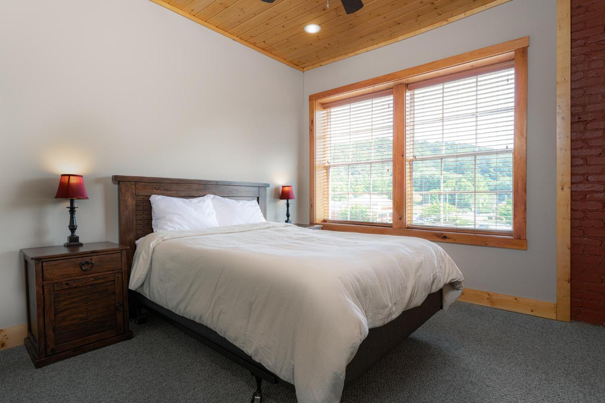 The Nuwray Hotel & Carriage House Burnsville Buitenkant foto