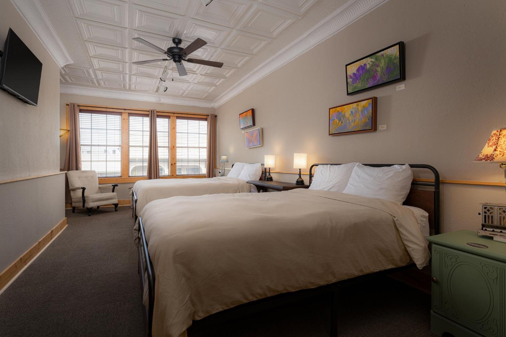 The Nuwray Hotel & Carriage House Burnsville Buitenkant foto