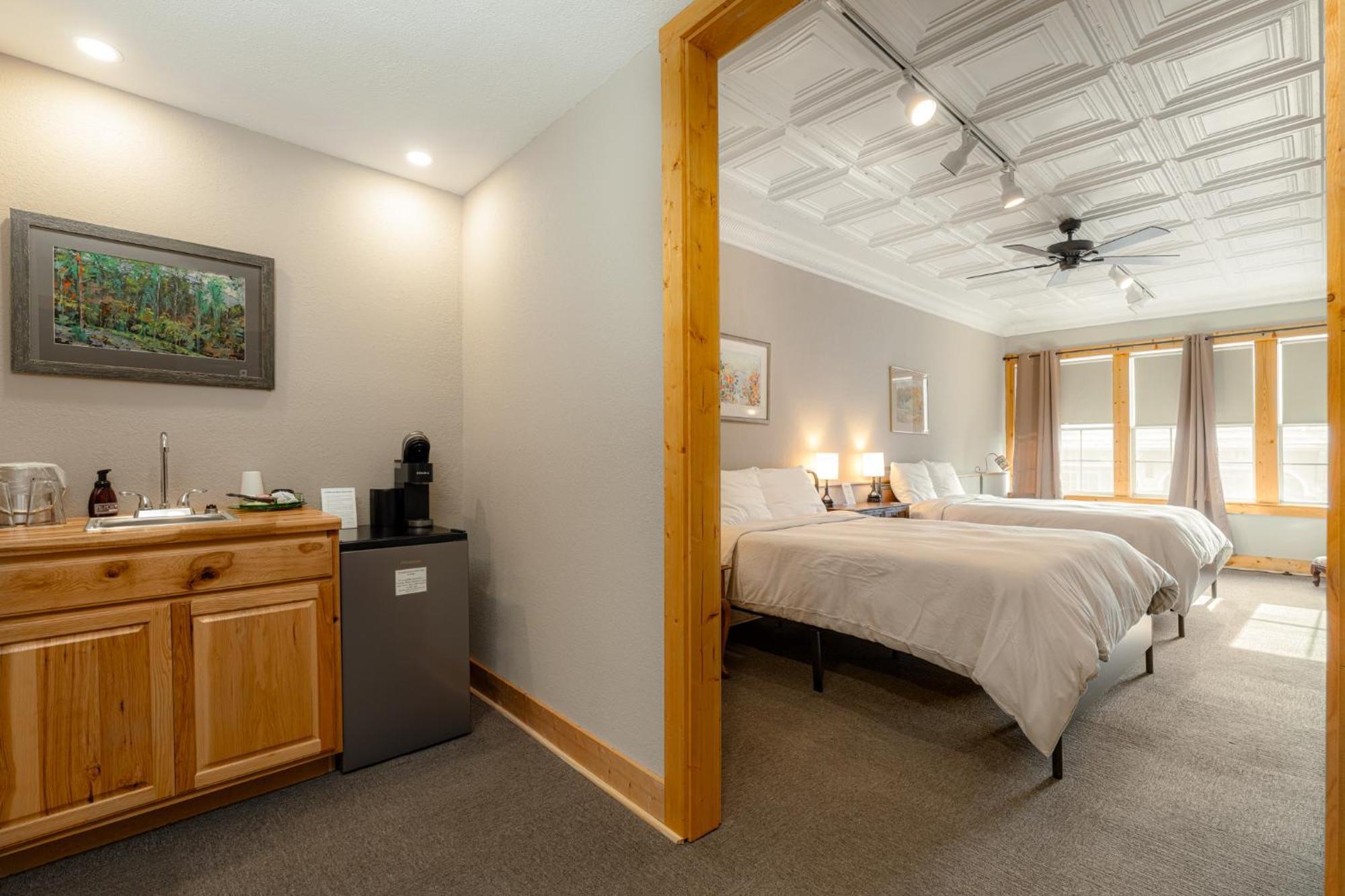 The Nuwray Hotel & Carriage House Burnsville Buitenkant foto